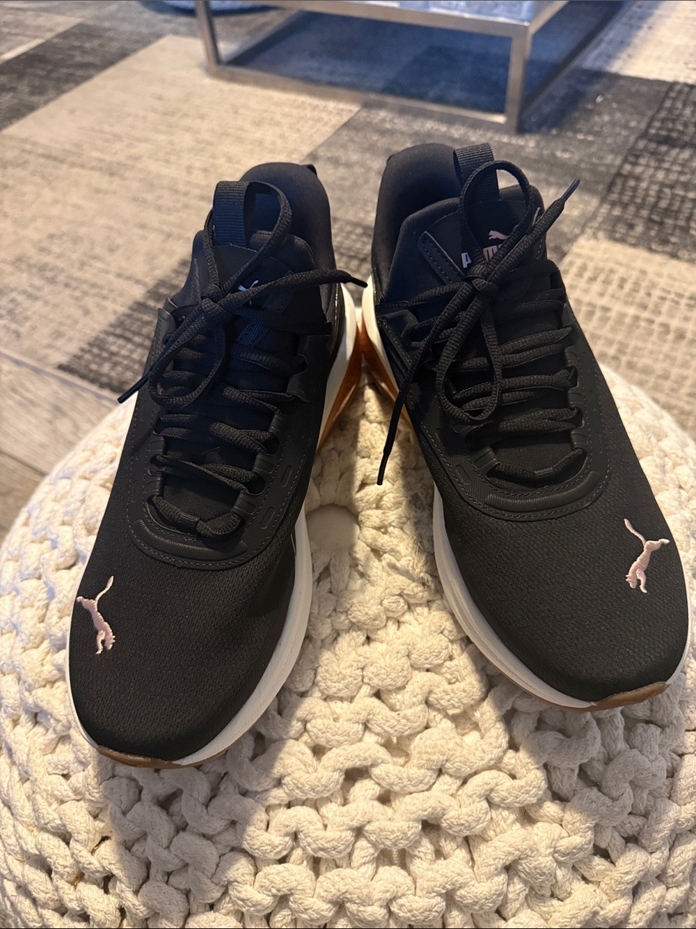 Puma Black Sneakers with Pink Logo and White Midsole. Sz 11